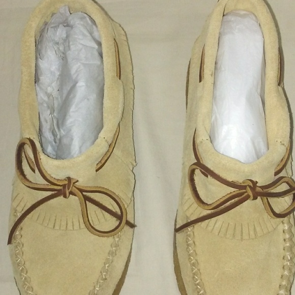 Shoes - Picture 2 of 4